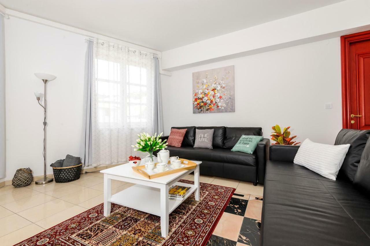 Bella Vita Upscale Residence 시베니크 외부 사진